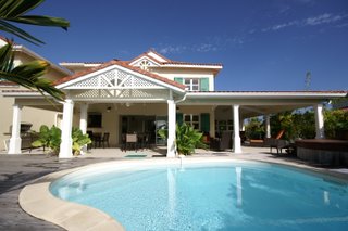 villa de luxe au bord du lagon en guadeloupe location vacances
